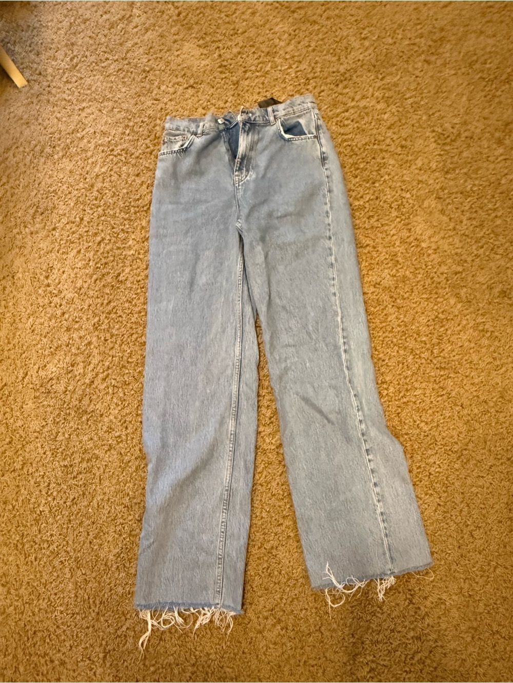 Zara Light Blue Straight-Leg Jeans with Frayed Hem